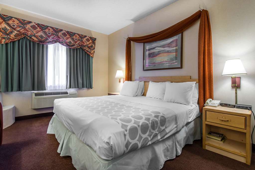 Quality Inn & Suites West Pueblo Cameră foto