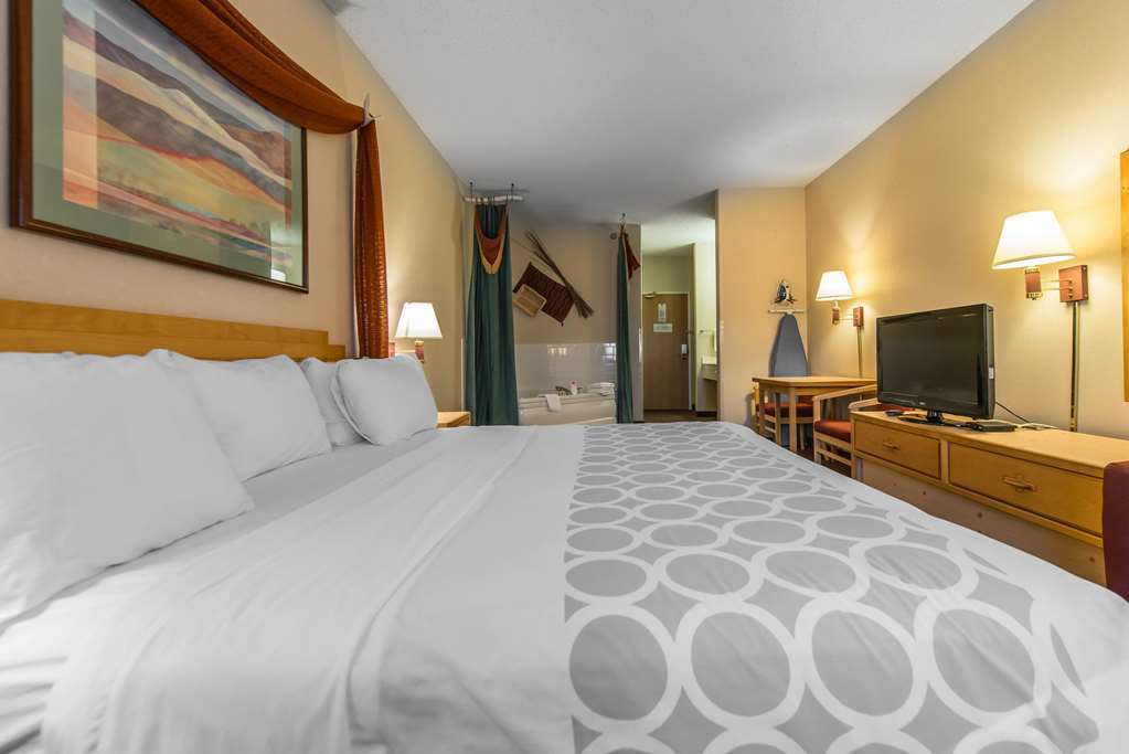 Quality Inn & Suites West Pueblo Cameră foto